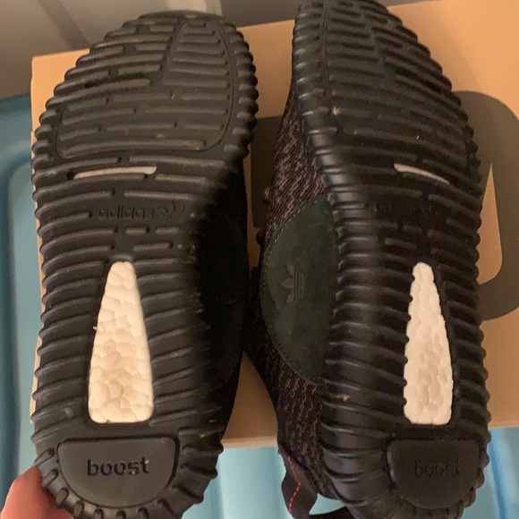 Yeezy boost 350 pirate black 2016 shoes - Picture 3 of 8